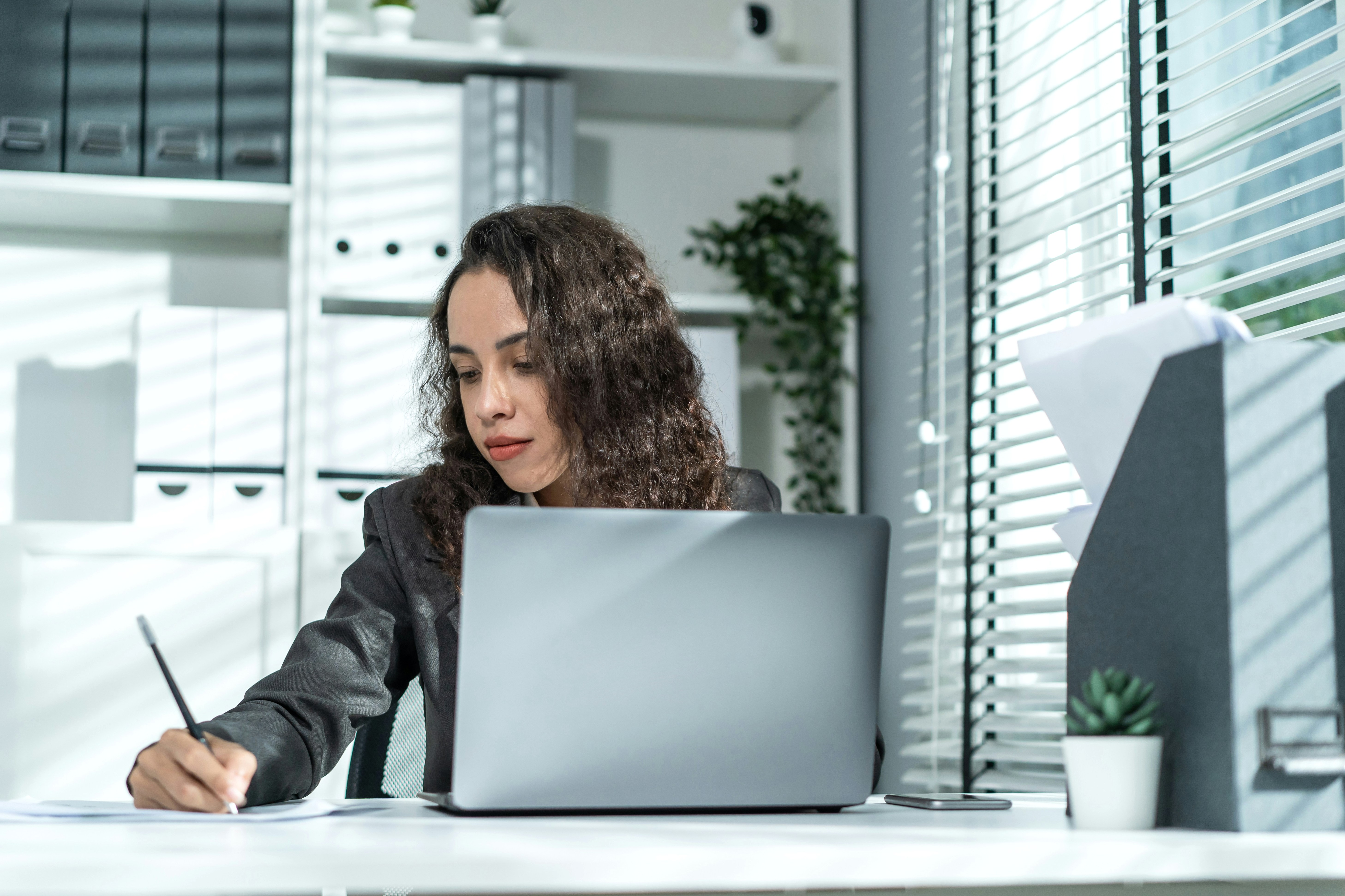 Piccoli gesti che salvano: Prevenire gli incendi in ufficio